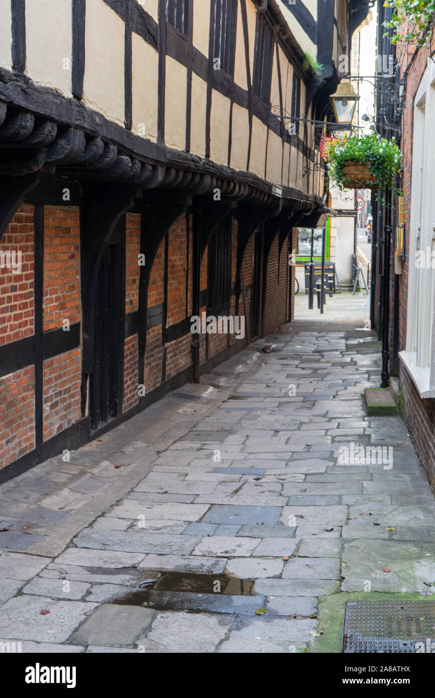 Old english architecture hi-res stock photography and images - Alamy