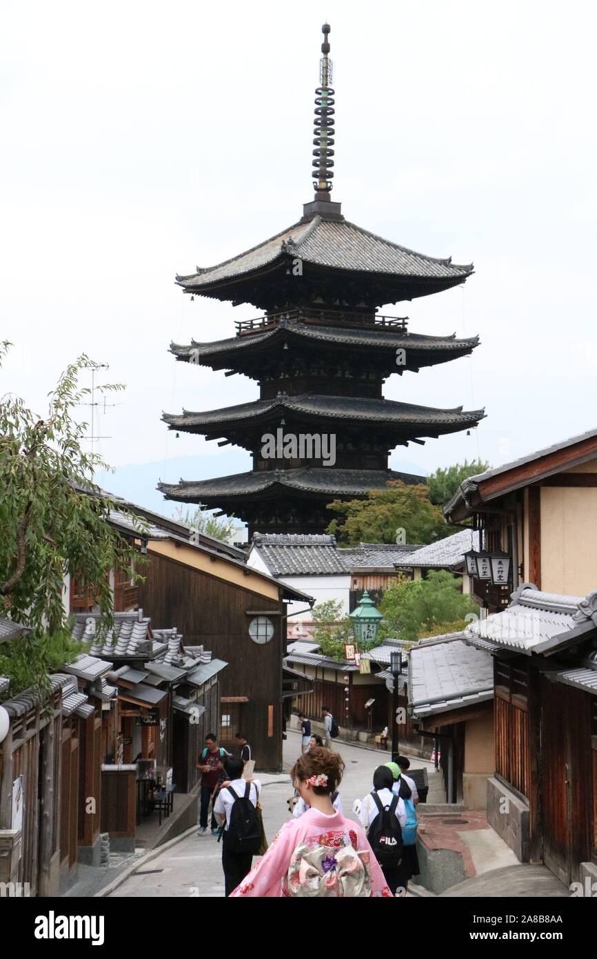 Yasaka pagoda hi-res stock photography and images - Alamy
