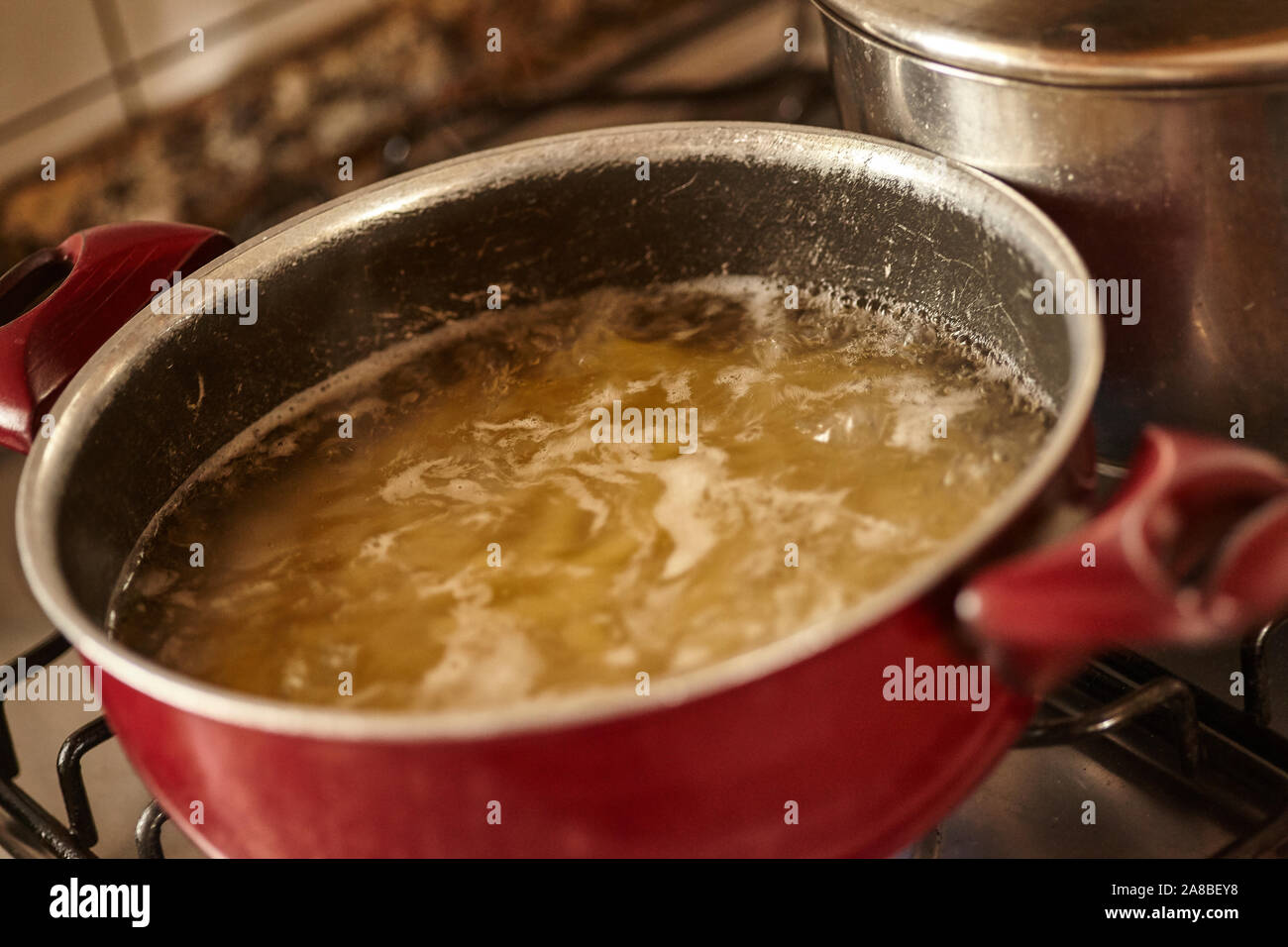 Boiling pasta and vegetables hires stock photography and images Alamy