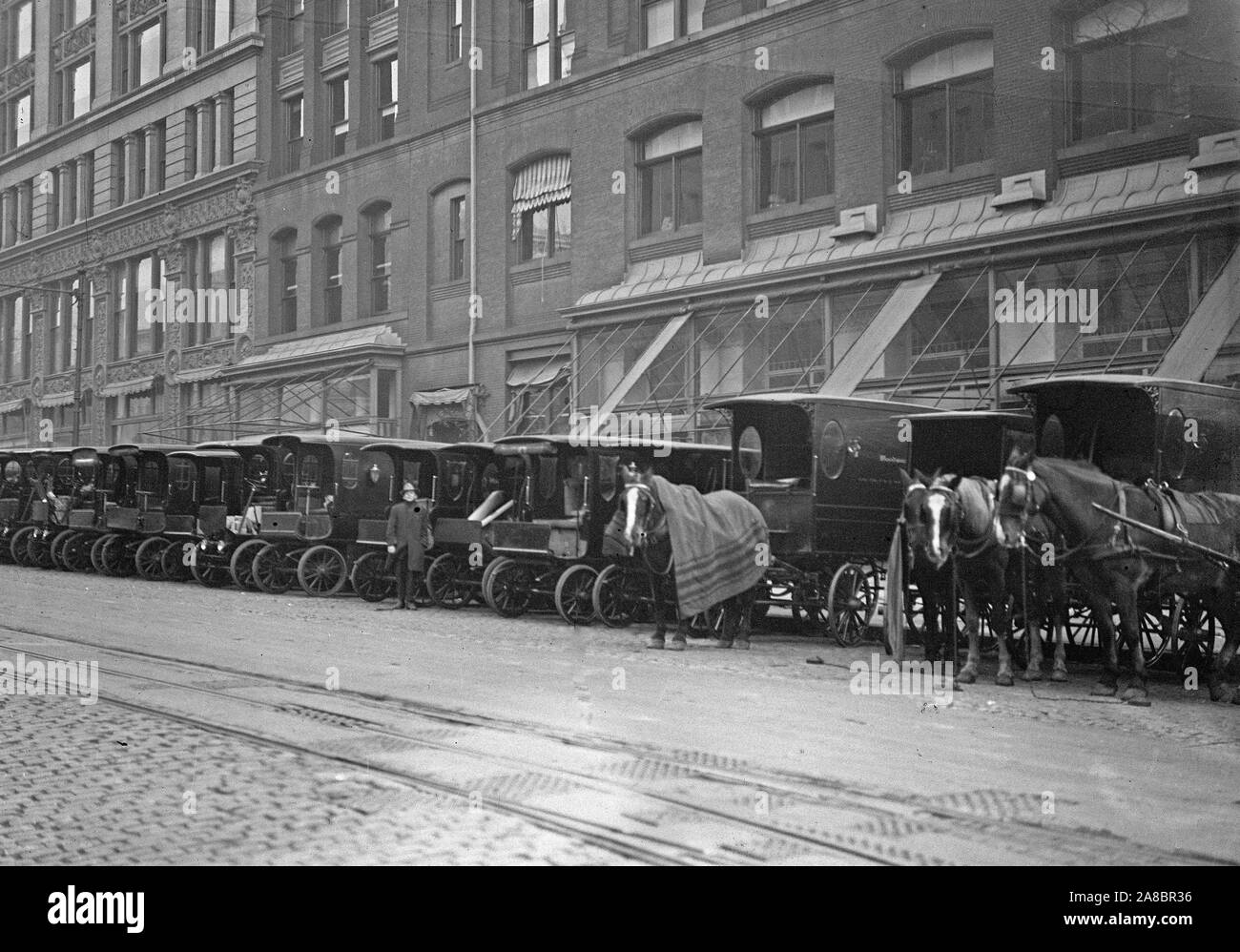 Woodward & Lothrop Department Store (Woodies) trucks, Washington D.C. ca. 1912 Stock Photo