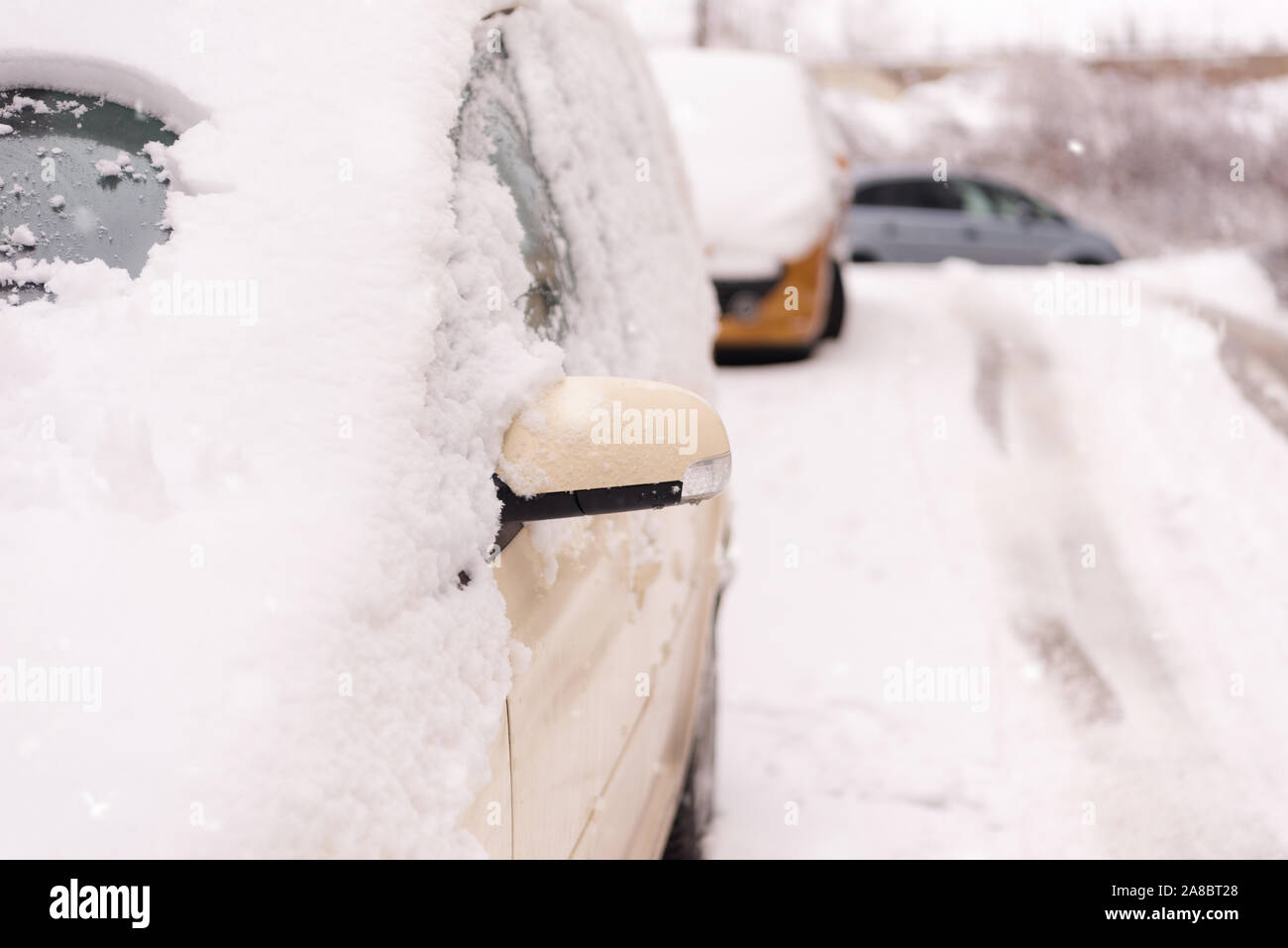 Snow mirror car hi-res stock photography and images - Page 25 - Alamy