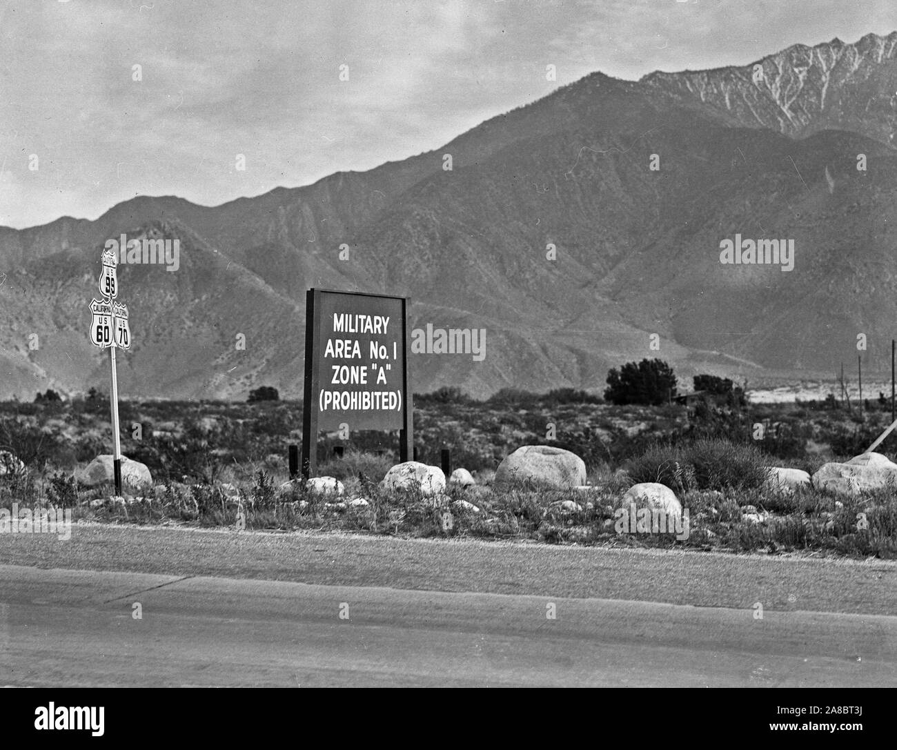 Poston, Arizona. Highway leading to this War Relocation Authority center for evacuees of Japanese ancestry on the Colorado River Indian Reservation 4/9/1942 Stock Photo