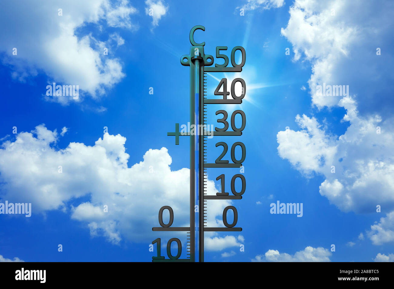 Thermometer zeigt Hoechstwerte, Hitzerekord, Blauer,Himmel, Mittagssonne, Hitze, Rekord, Stock Photo