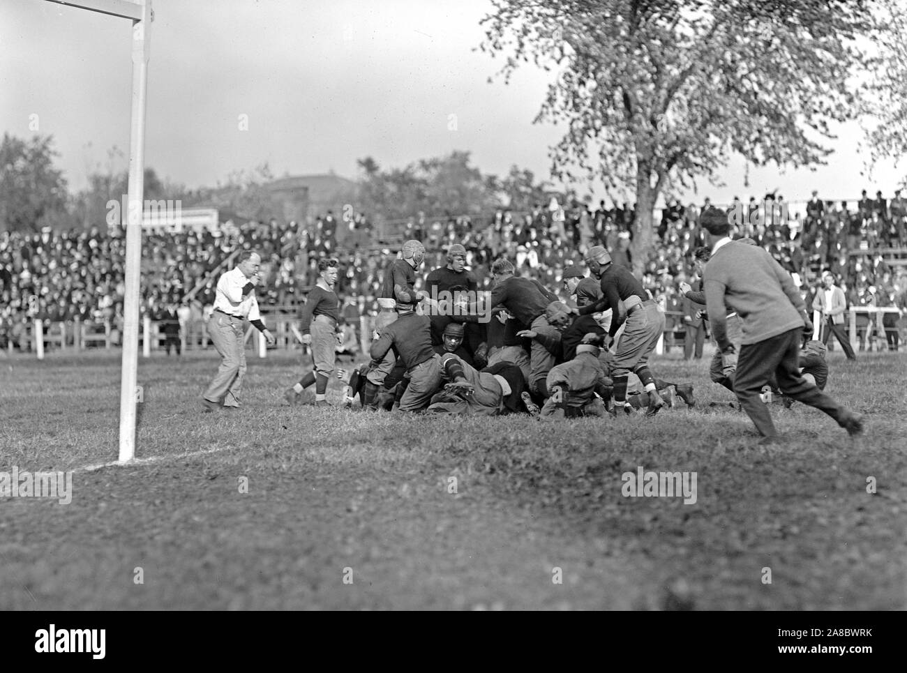 Historical College Football games: Georgetown University vs. Carlisle ca. 1912 Action photo Stock Photo