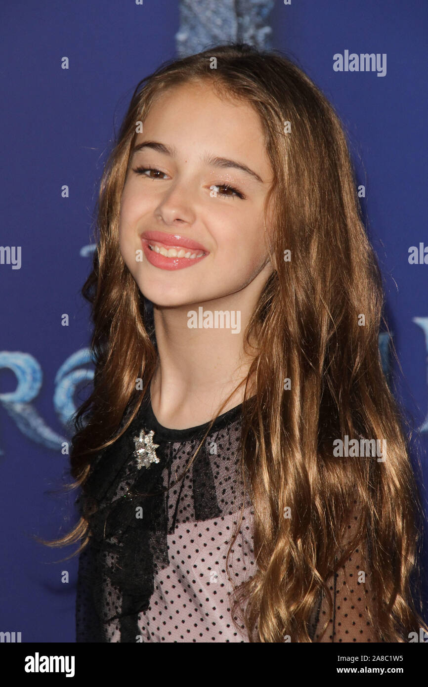 Los Angeles, USA. 07th Nov, 2019. Julia Butters at Disney's "Frozen II