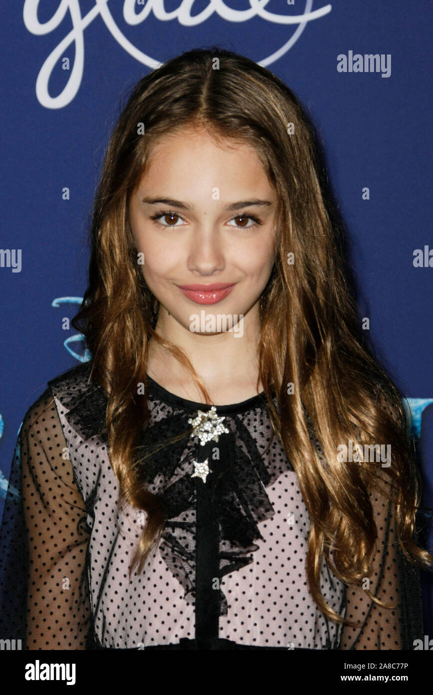 Hollywood, CA. 07th Nov, 2019. Julia Butters attends the world premiere