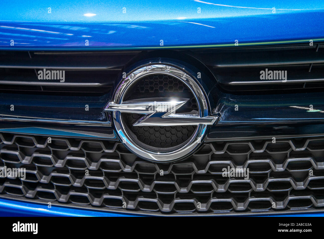 Opel car emblem Stock Photo - Alamy