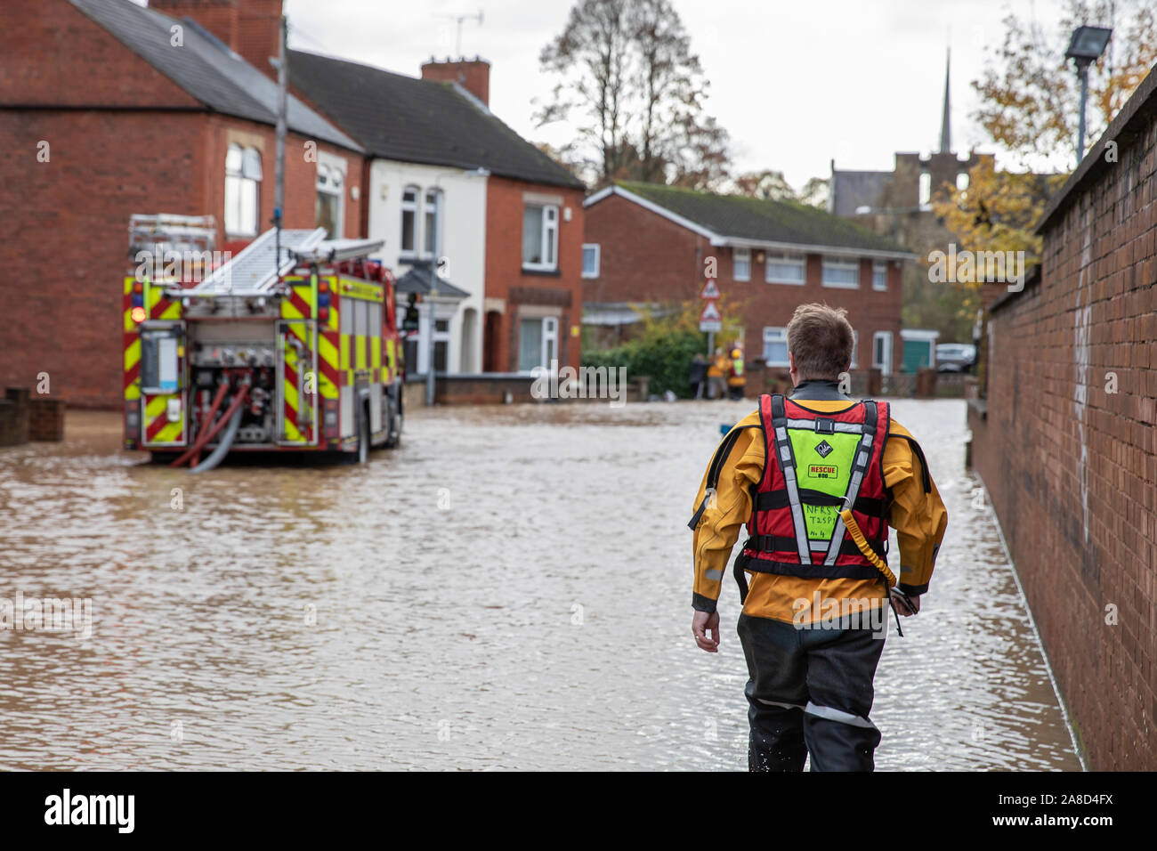 River Ryton Worksop Fire truck in floods hi-res stock photography and images - Alamy