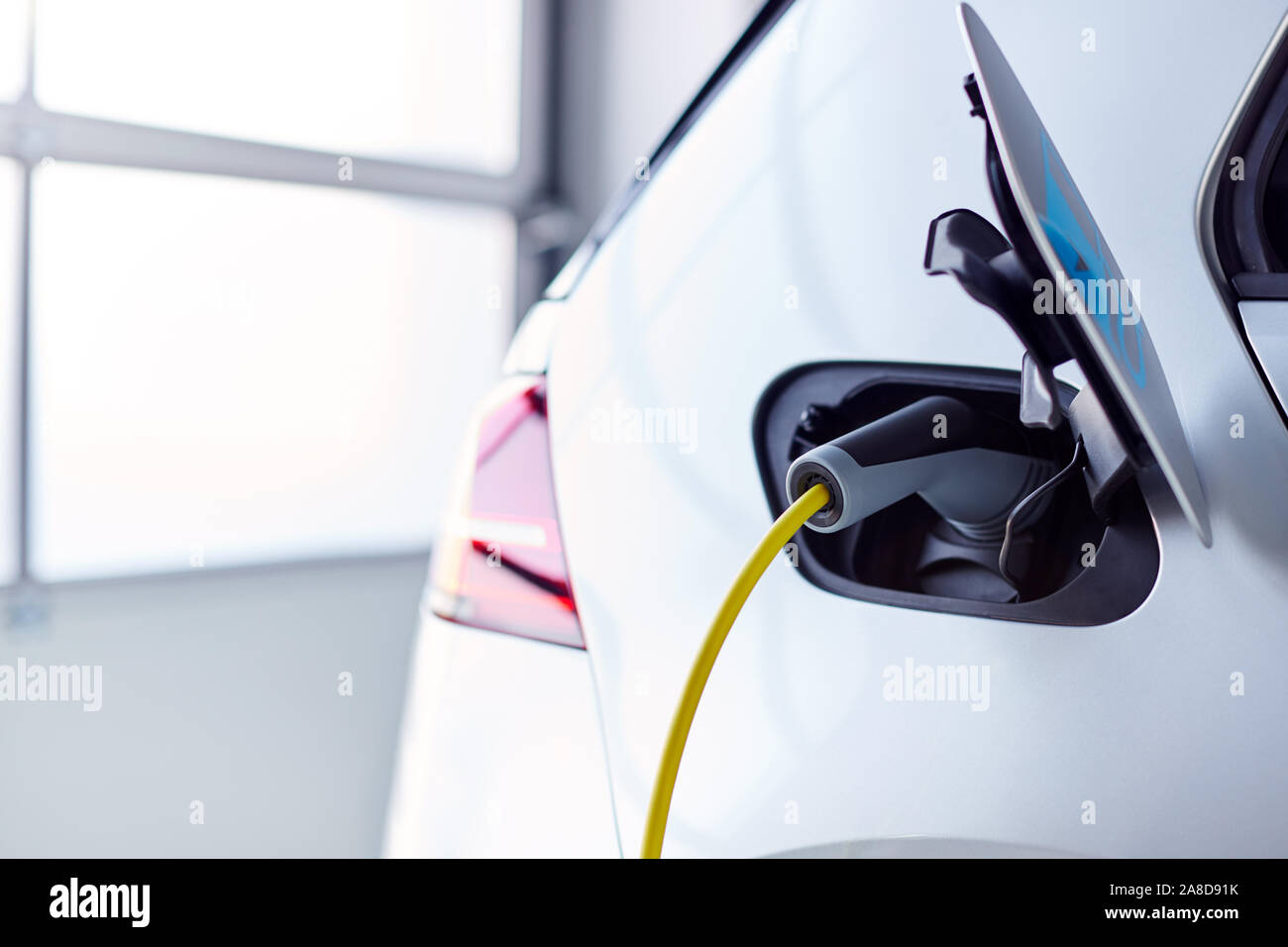Electric car nimh battery hires stock photography and images Alamy