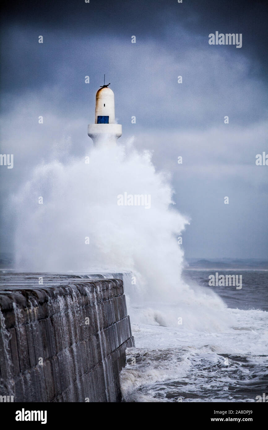 Winter storm, Aberdeen Lighthouse Stock Photo Alamy