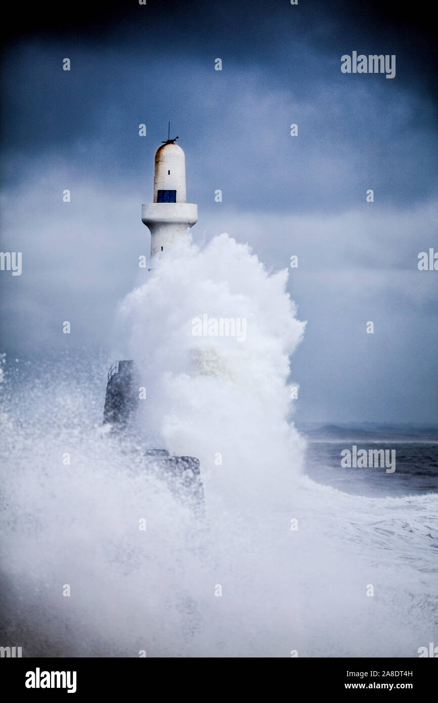 Winter storm, Aberdeen Lighthouse Stock Photo Alamy