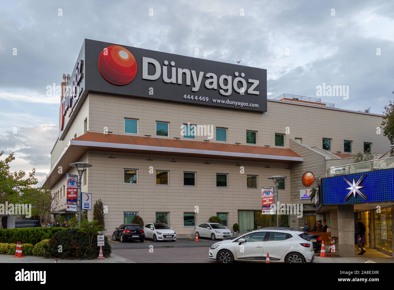 Bakirkoy Istanbul Turkey November 04 2019 Dunyagoz Eye Hospital Building Exterior View Stock Photo Alamy