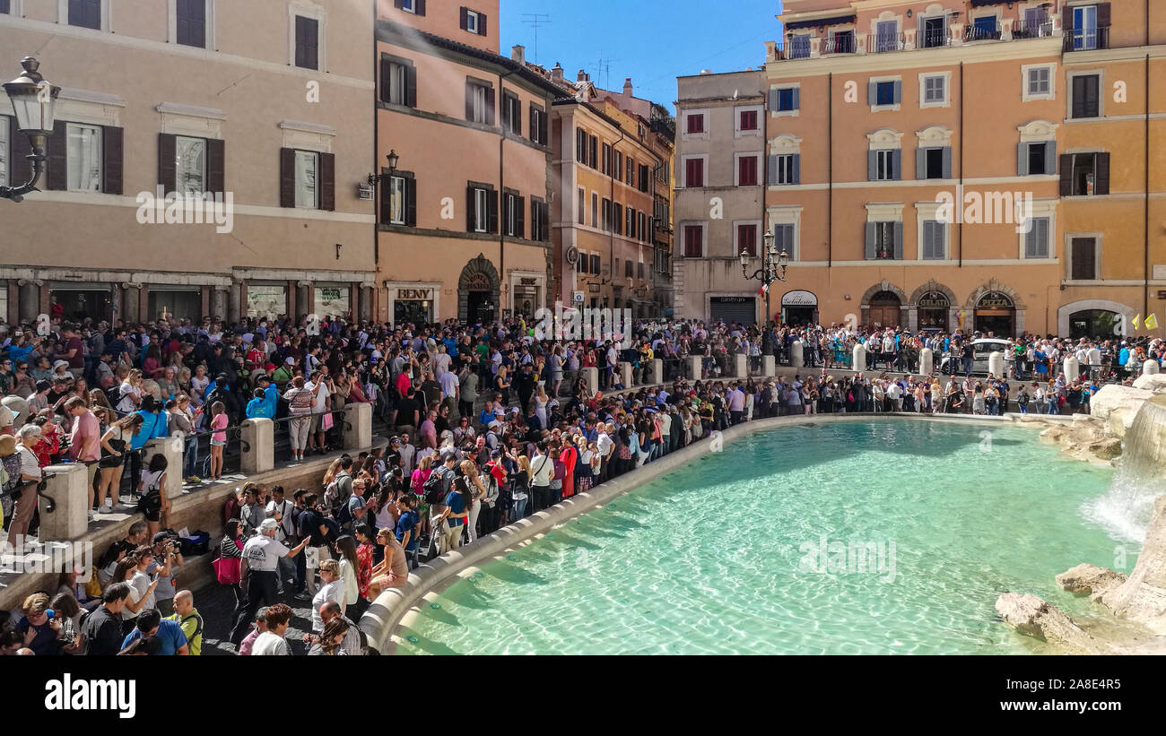 Lazio, Rome / Italy - September 24 2017: Groups of tourists visiting the 'Fontana di Trevi' fountain Stock Photo