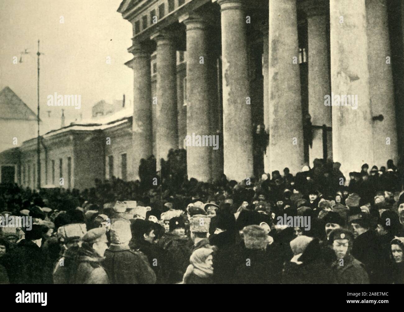 Crowds in front of the Duma, Petrograd, Russia, 1917, (c1920). 'The Eve of the Revolution'. From &quot;The Great World War: A History&quot;, Volume VII, edited by Frank A Mumby. [The Gresham Publishing Company Ltd, London, c1920] Stock Photo