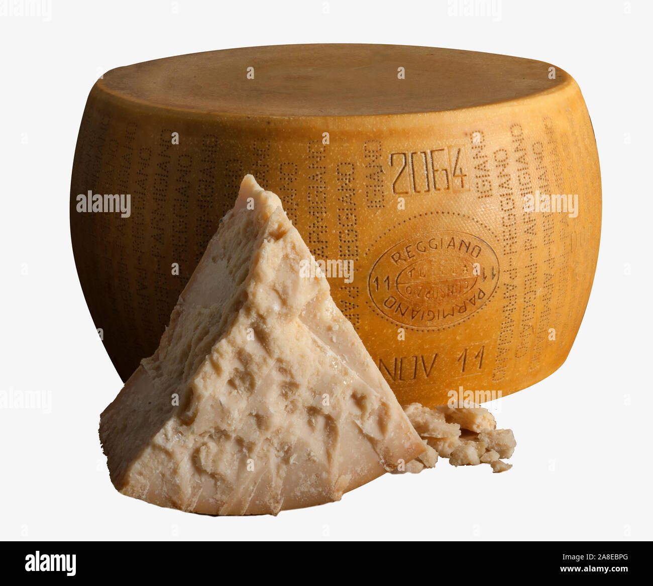 https://c8.alamy.com/comp/2A8EBPG/parmesan-reggiano-wheel-and-wedge-2A8EBPG.jpg