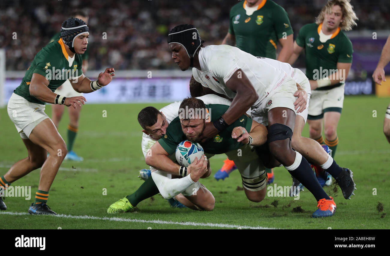 South Africa's Duane Vermeulen (centre) during the 2019 Rugby World Cup final match at Yokohama Stadium. Stock Photo