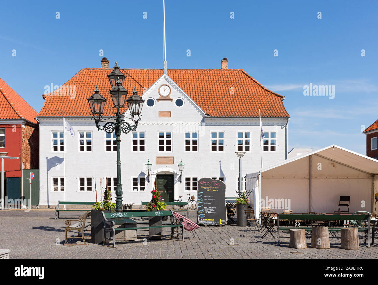 Rønne; Bornholm, Store Torv; altes Gerichtsgebaeude Stock Photo
