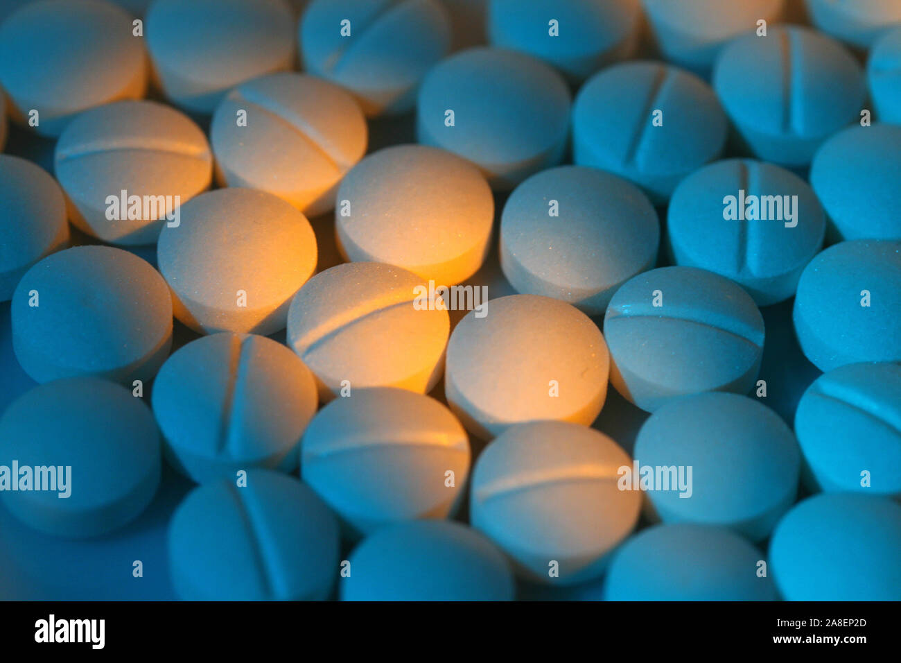 Tabletten, Schmerztabletten, Tablettensucht, Stock Photo