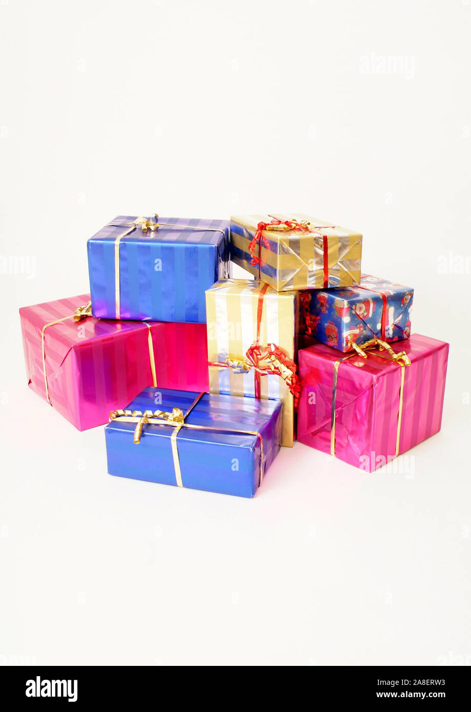 Verschiedene Pakete, Päckchen, in Weihnachtspapier, Geschenke, bunte, Weihnachtsgeschenke, Stock Photo