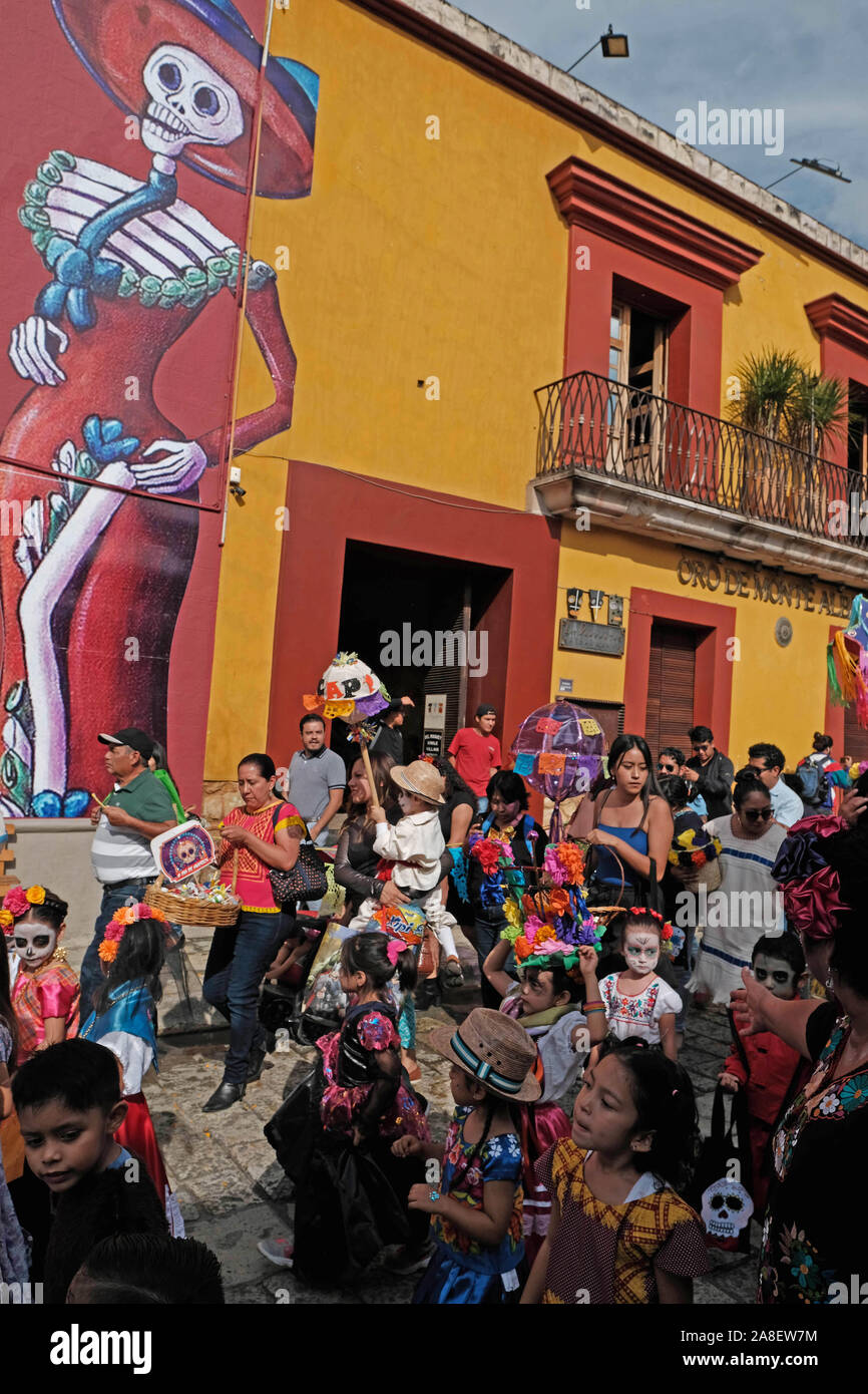 Remembering lost loved ones in Oaxaca on Mexico's Day of the Dead holiday, Arts and Culture