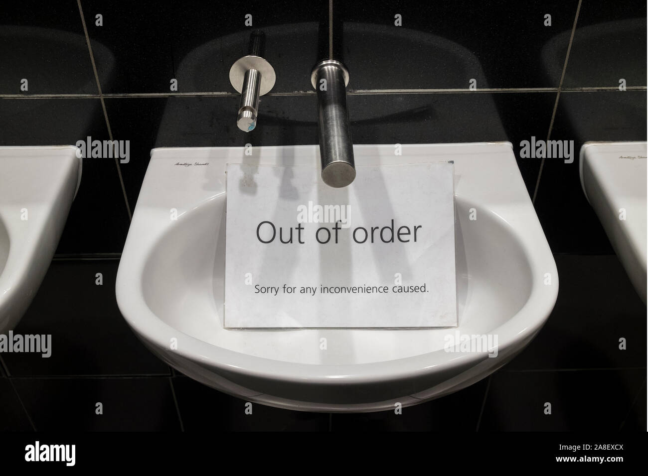 Out of order sign hi-res stock photography and images - Alamy