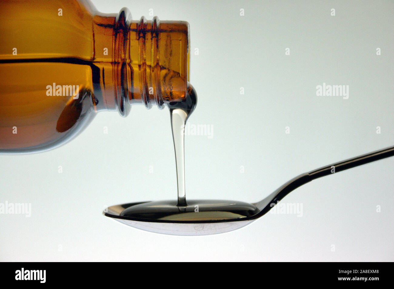 Medizin auf Loeffel, Medikamenteneinnahme, Stock Photo