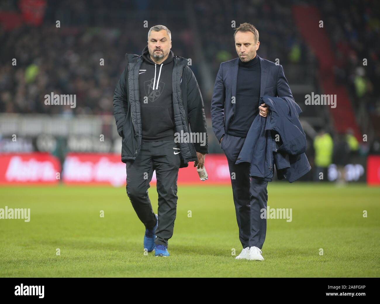 Firo 08 11 2019 Football 2 Bundesliga Season 2019 2020 13th Matchday Fc St Pauli Hamburg Hamburg Vfl Bochum Coach Thomas Reis Bochum Manager Sebastian Schindzielorz Bochum Usage Worldwide Stock Photo Alamy