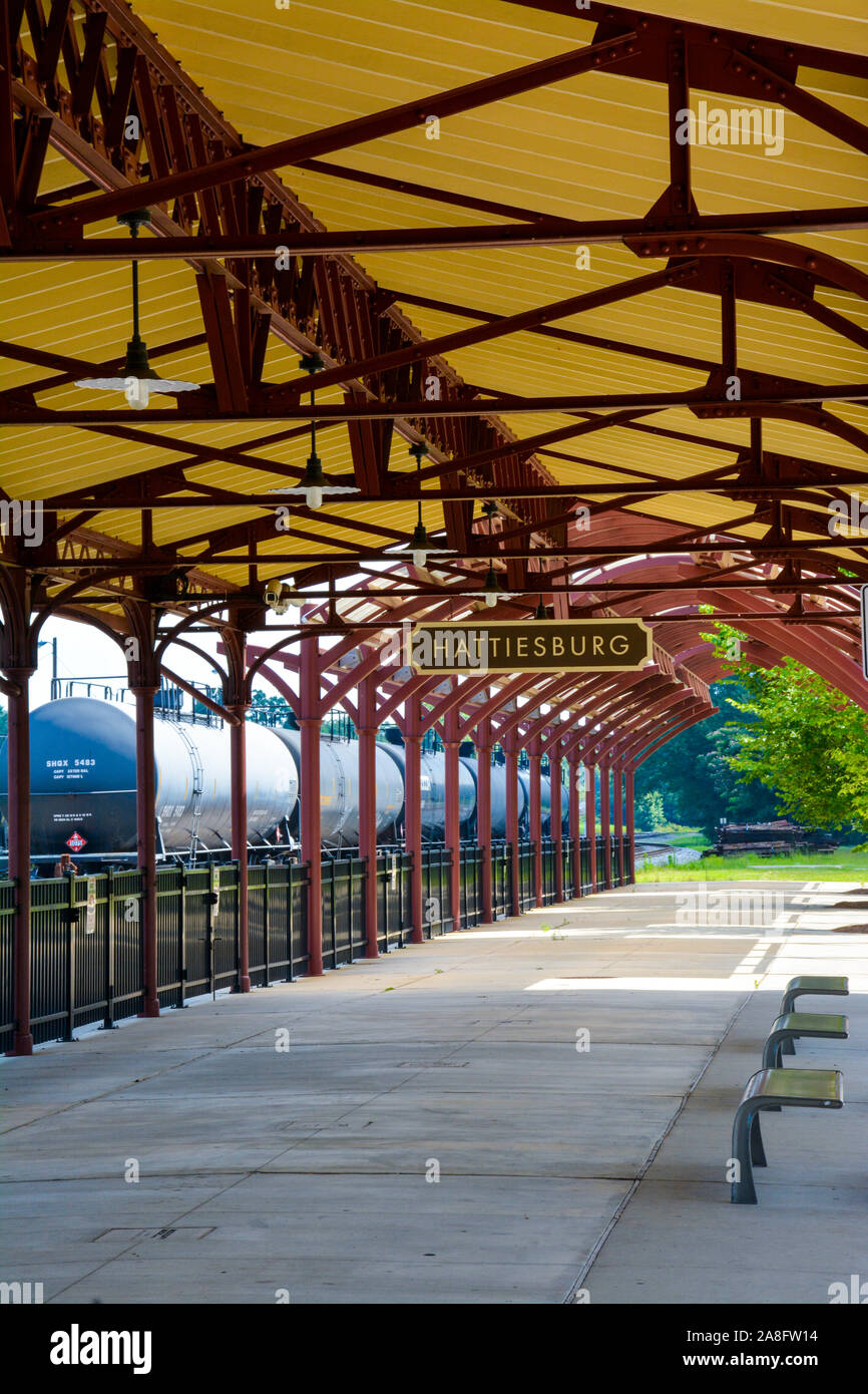 Covered passenger waiting area hires stock photography and images Alamy