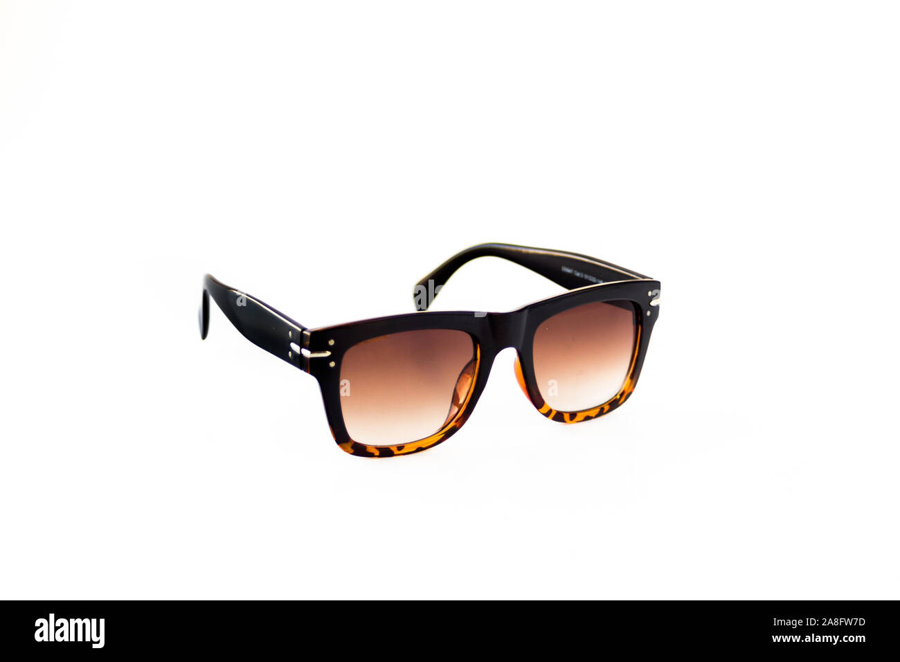 Police Brown gradient UV protection Aviator Sunglasses for Men  (S8853M618UZSG) : Amazon.in: Clothing & Accessories