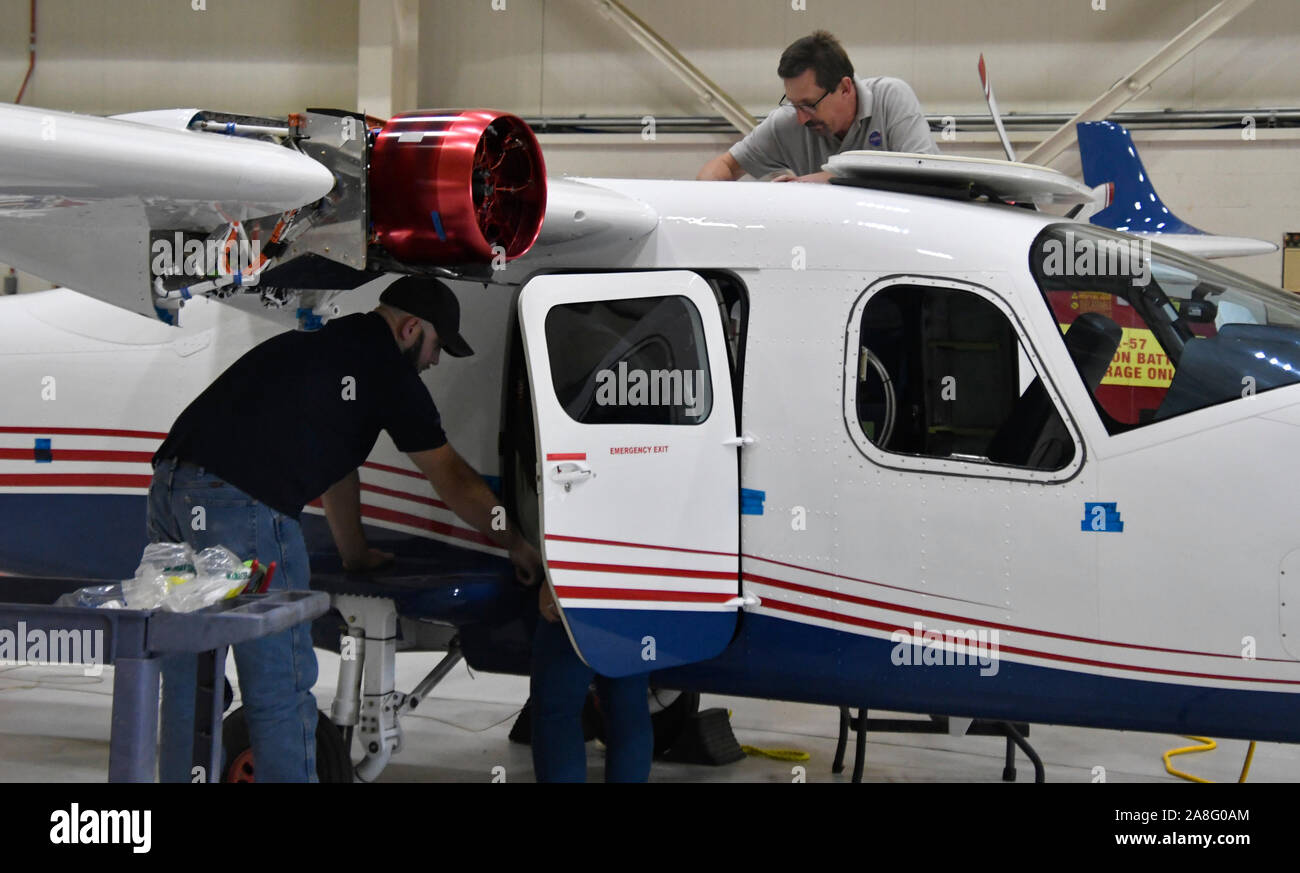 Edwards Air Force Base, California, Usa. 8Th November, 2019. Nasa's X-57  Tech Ops Team Work On The X-57 Maxwell Modification Ii Electric  Experimental Aircraft Friday, Nov 8, 2019. Edwards Afb, Ca. The