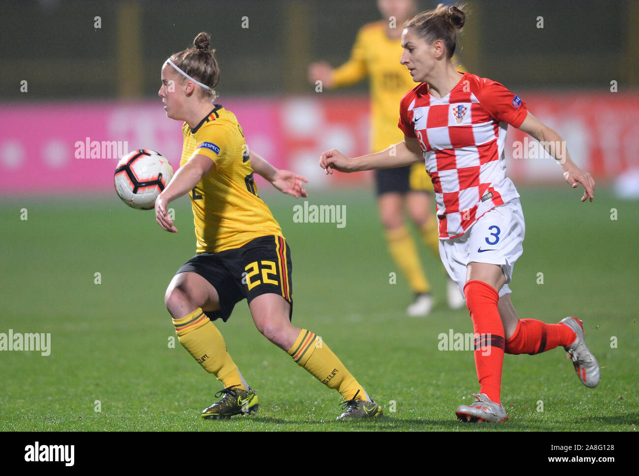 (191109) -- ZAPRESIC, Nov. 9, 2019 (Xinhua) -- Ana Jelencic (R) of Croatia vies with Laura Deloose of Belgium during UEFA Women's Euro 2021 qualifiers in Zapresic, Croatia, Nov. 8, 2019. (Marko Prpic/Pixsell via Xinhua) Stock Photo