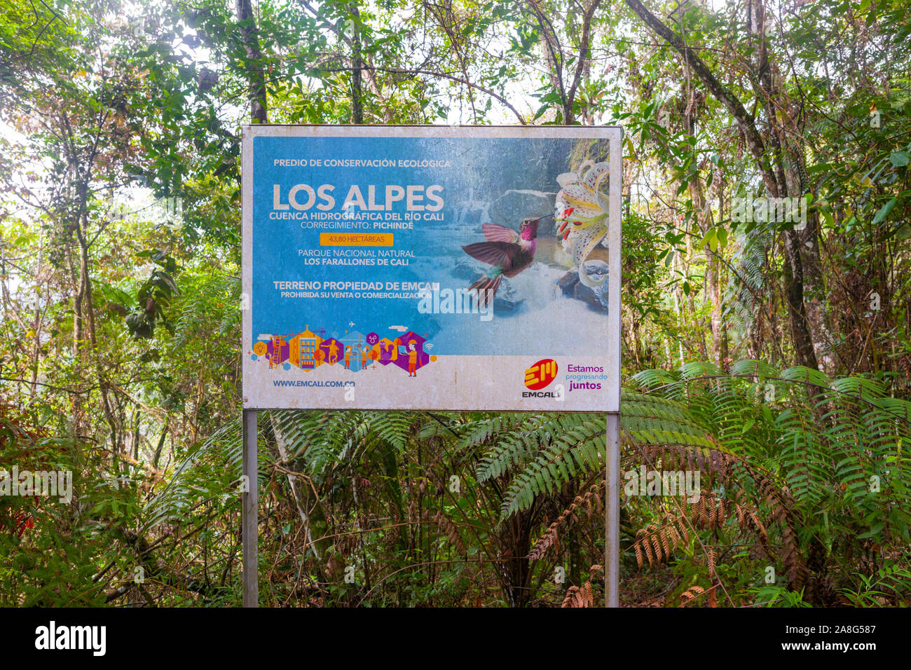Farm signage on the edge of the Parque Nacional Natural Los Farallones De Cali in the Valle de Cauca, Colombia. Stock Photo