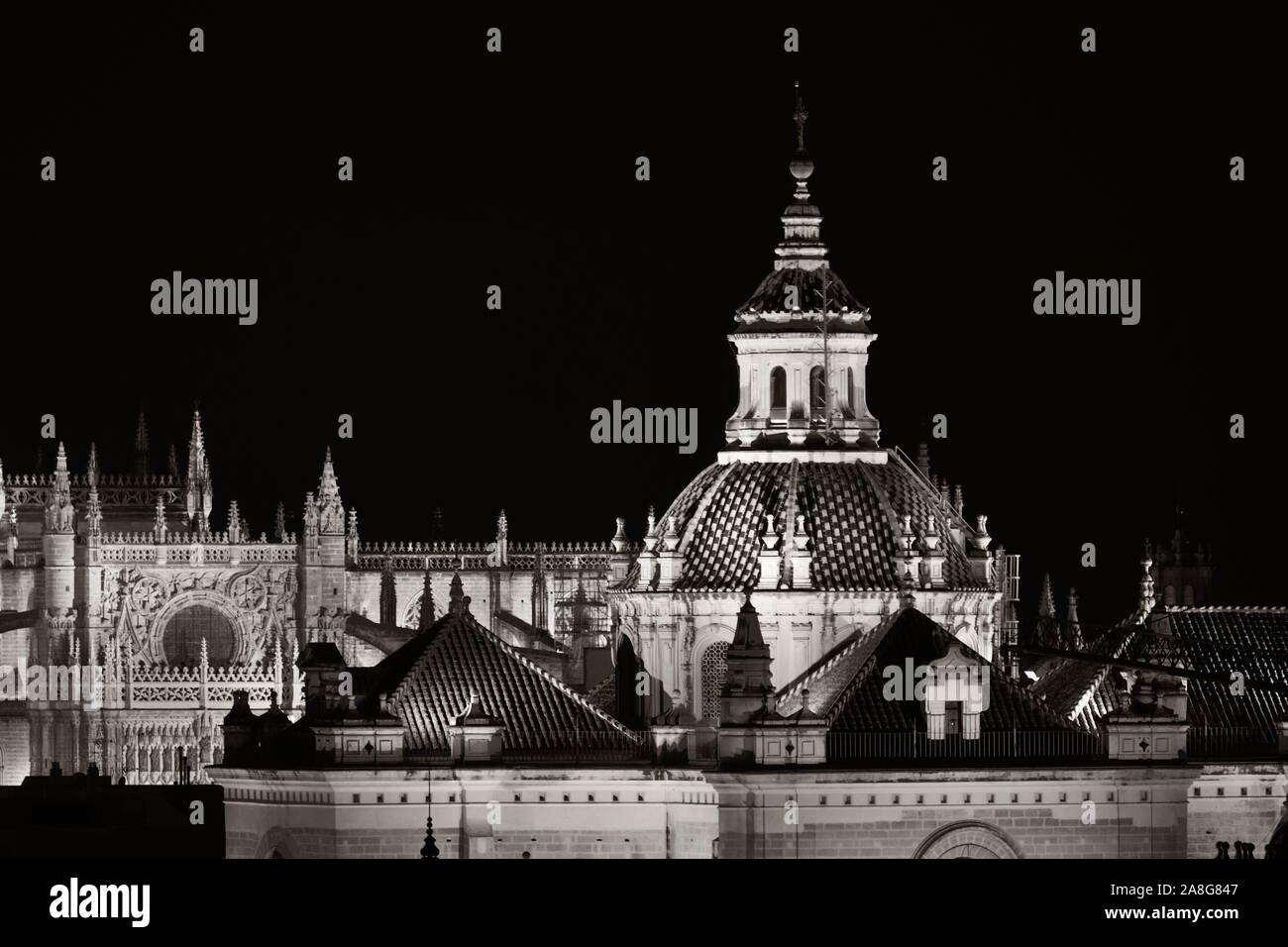 Seville city skyline black white hi-res stock photography and images ...