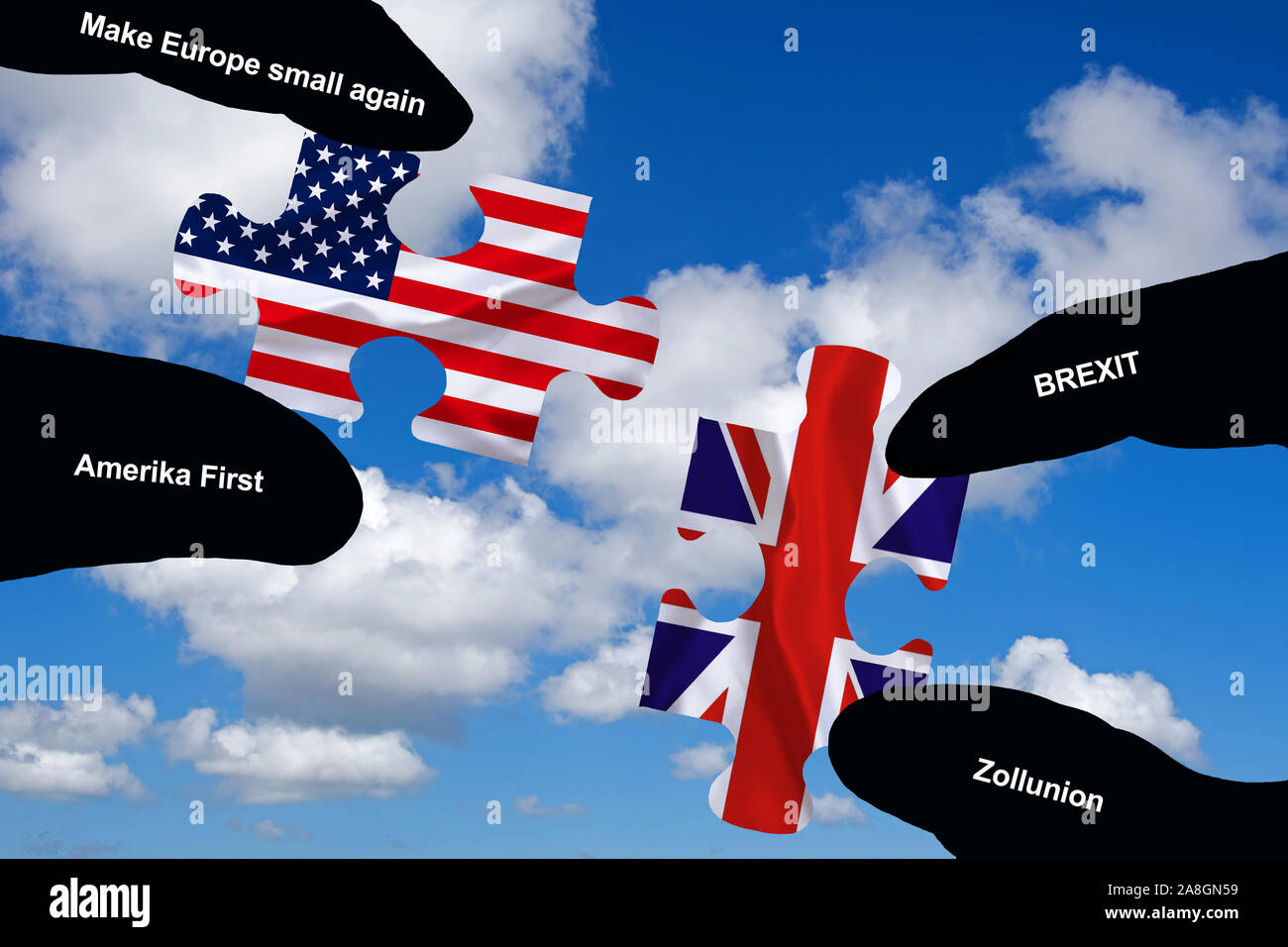 Zwei Hände halten jeweils ein Puzzle Teil, Silhouette, Konfrontation, Annäherung, Krieg, Handelskrieg, Wirtschaftskrieg, USA, Grossbritannien, England Stock Photo