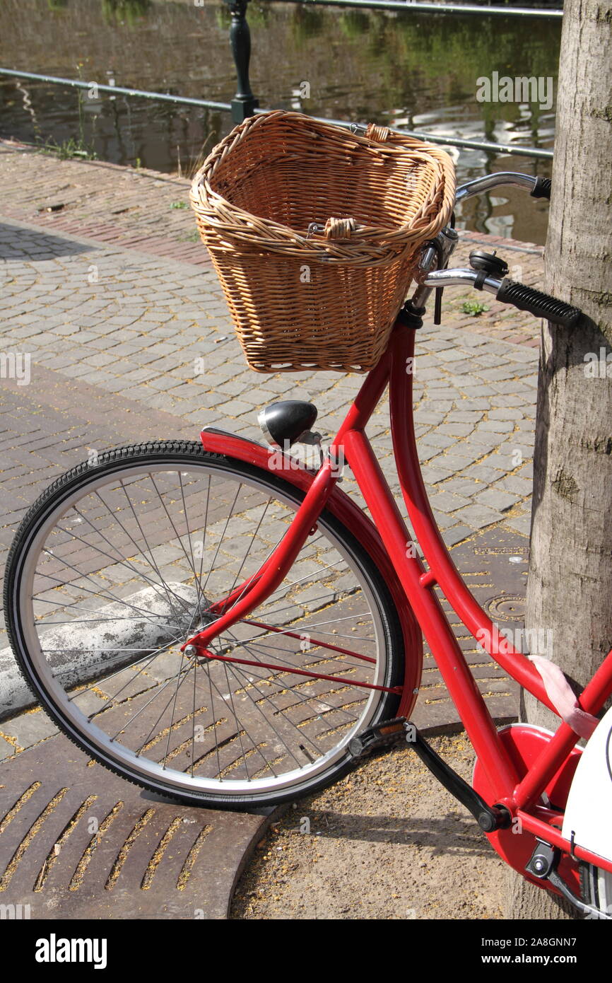 Old ladies bike with basket hi-res stock photography and images - Alamy