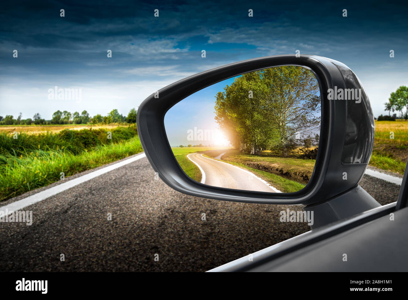 Rearview mirror scene hi-res stock photography and images - Alamy