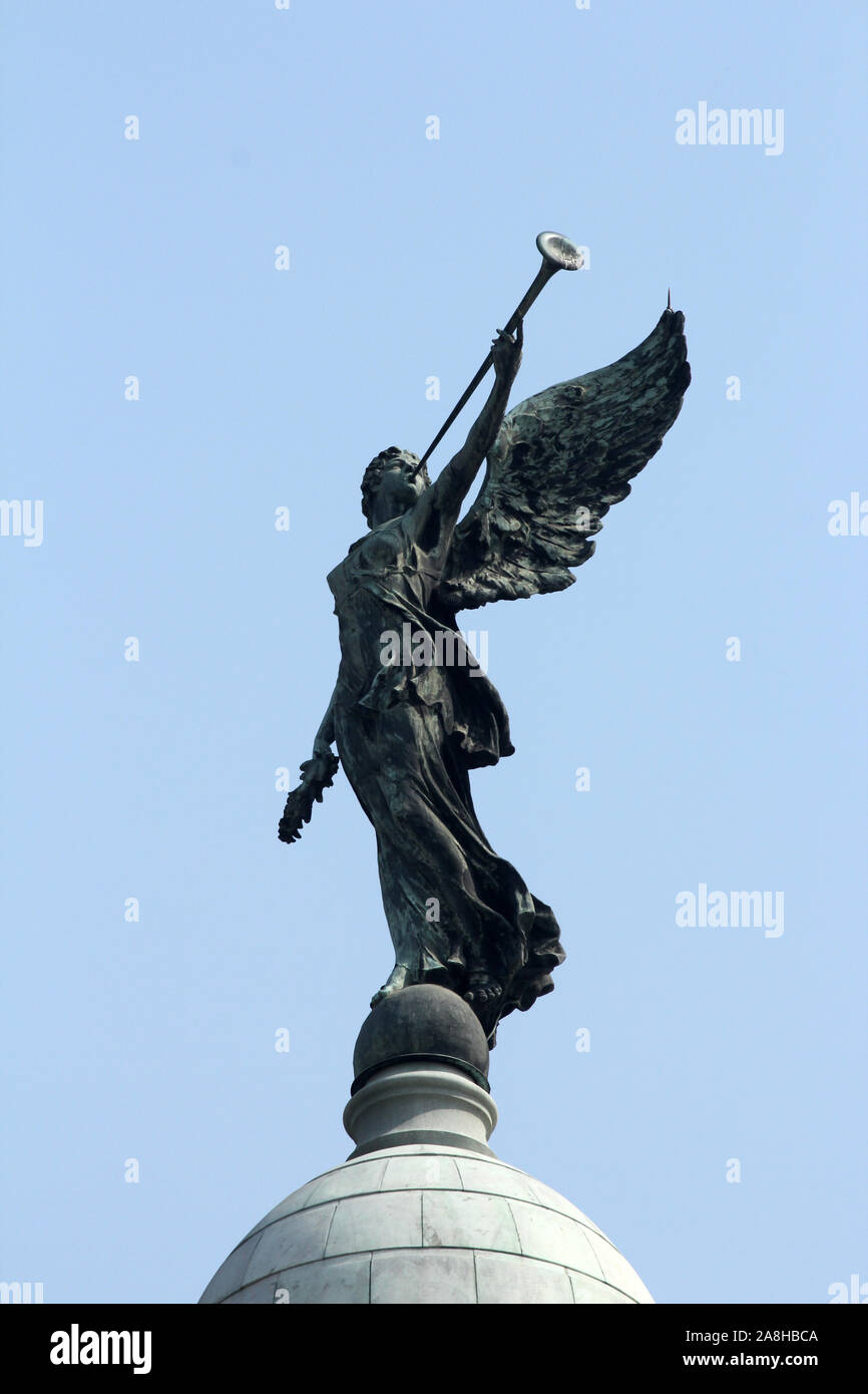 Angel of victory atop the dome of Victoria Memorial, Kolkata, India ...