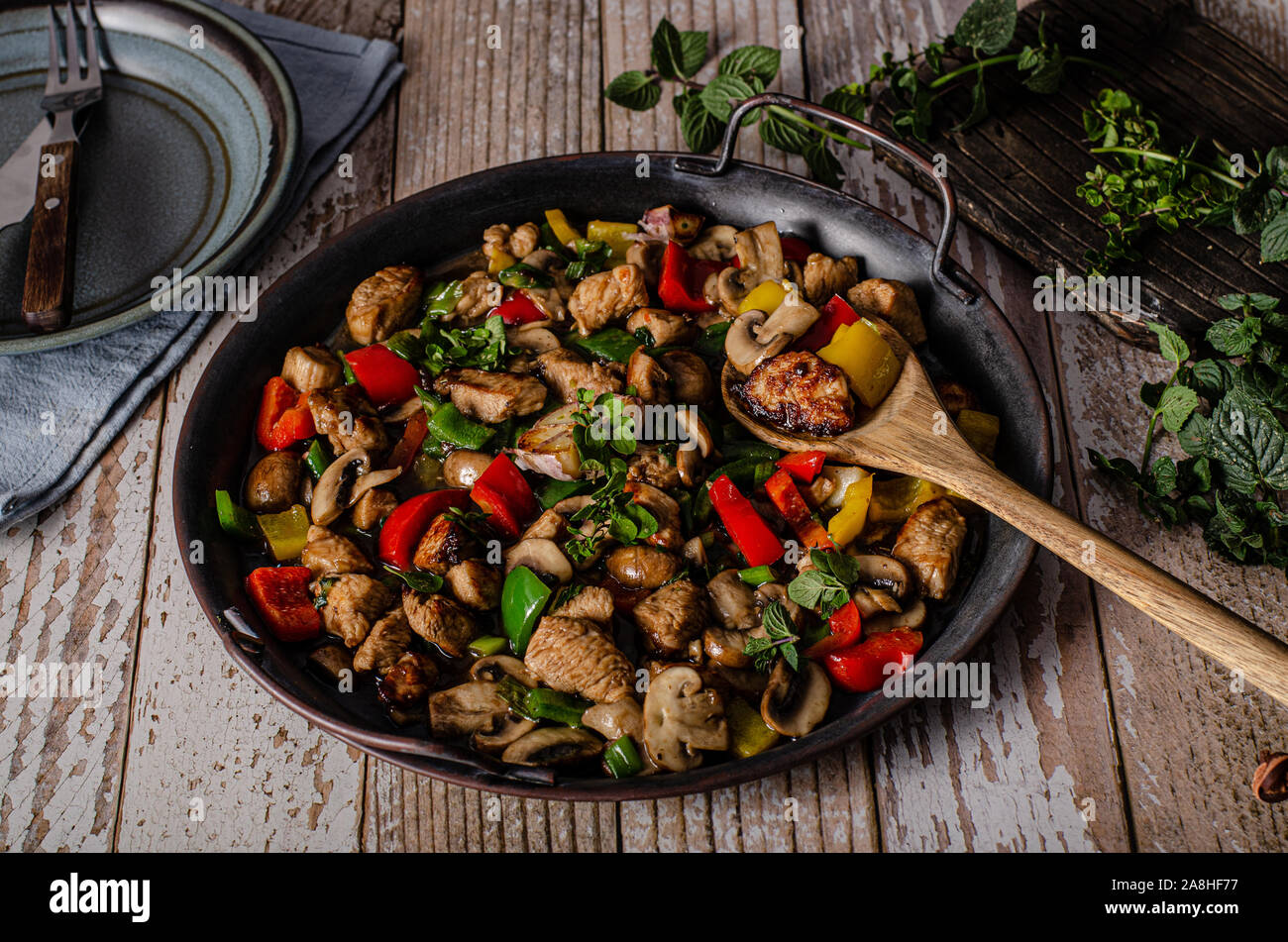 Stir fry chicken with vegetable, garlic and soy sauce Stock Photo - Alamy