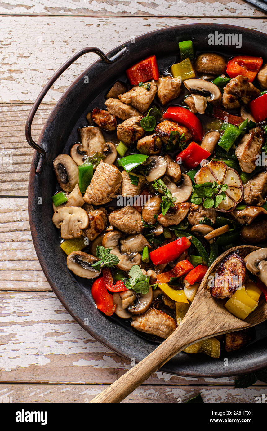 Stir fry chicken with vegetable, garlic and soy sauce Stock Photo - Alamy