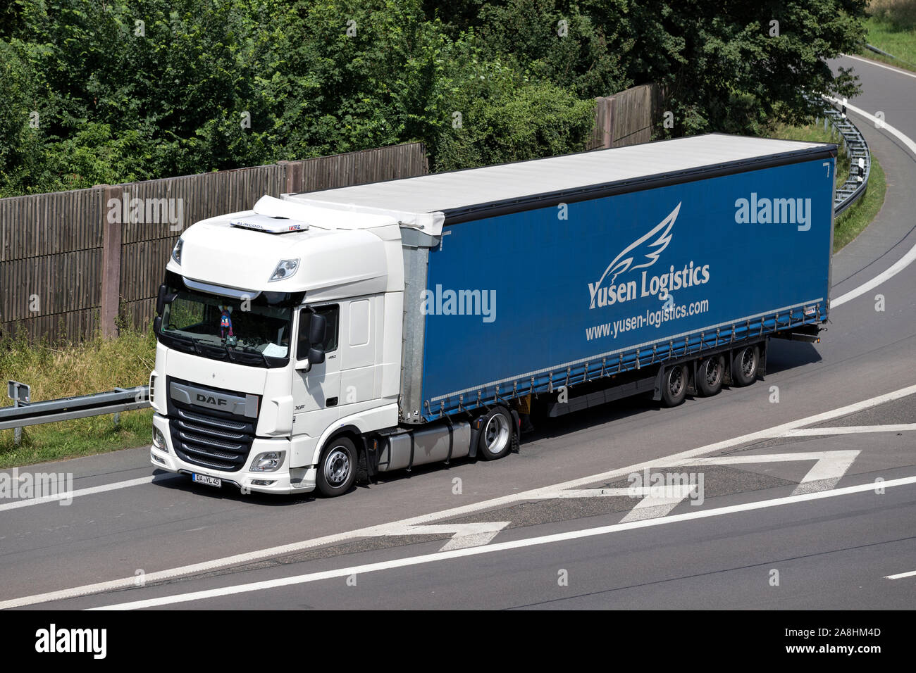 Yusen logistics hi-res stock photography and images - Alamy