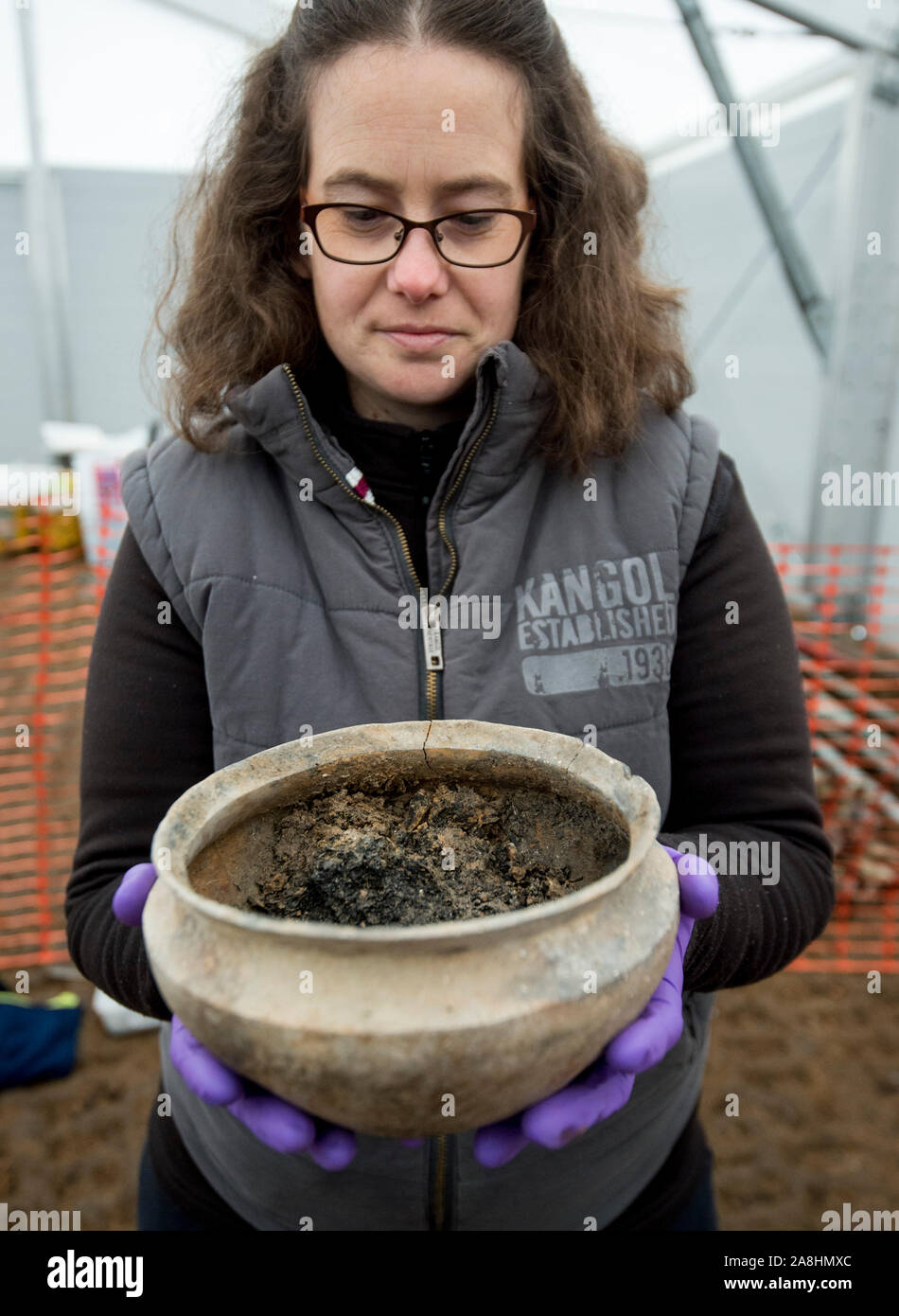 The best preserved 'bronze age' dwelling ever found in Britain