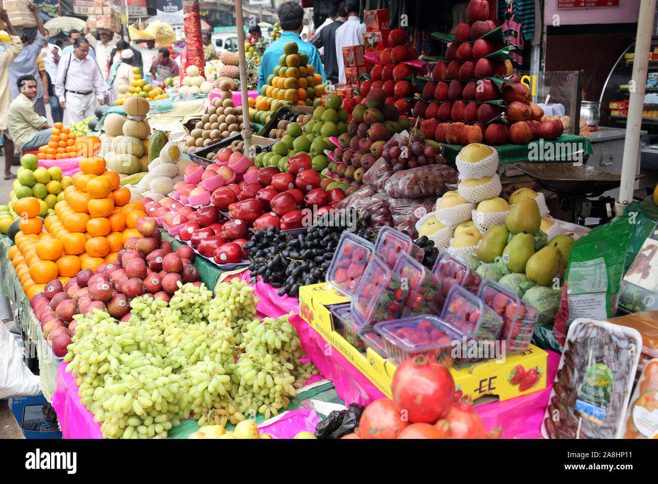 Fruit market in Kolkata Stock Photo Alamy