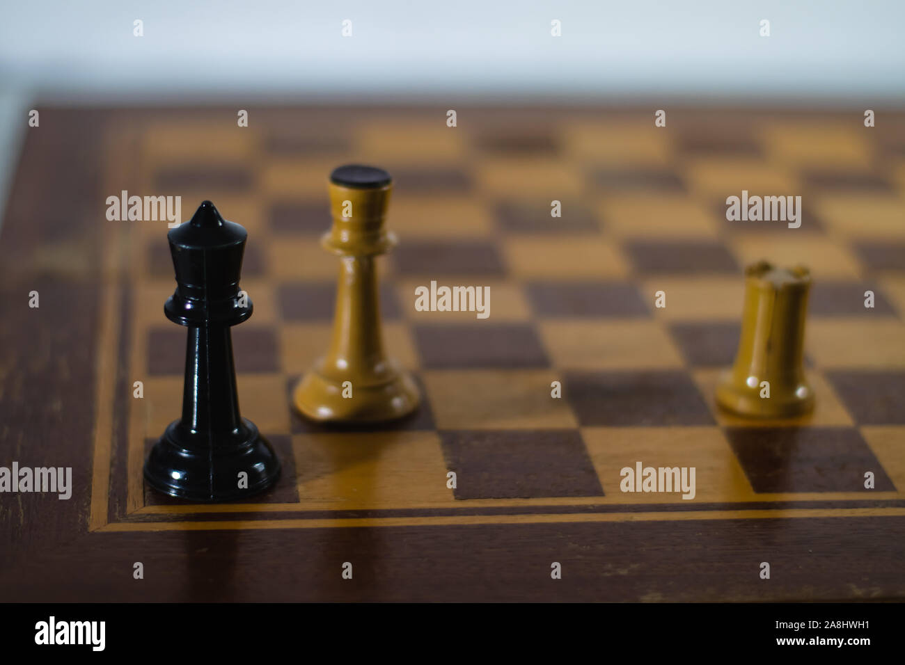 Chess board king queen in hi-res stock photography and images - Alamy