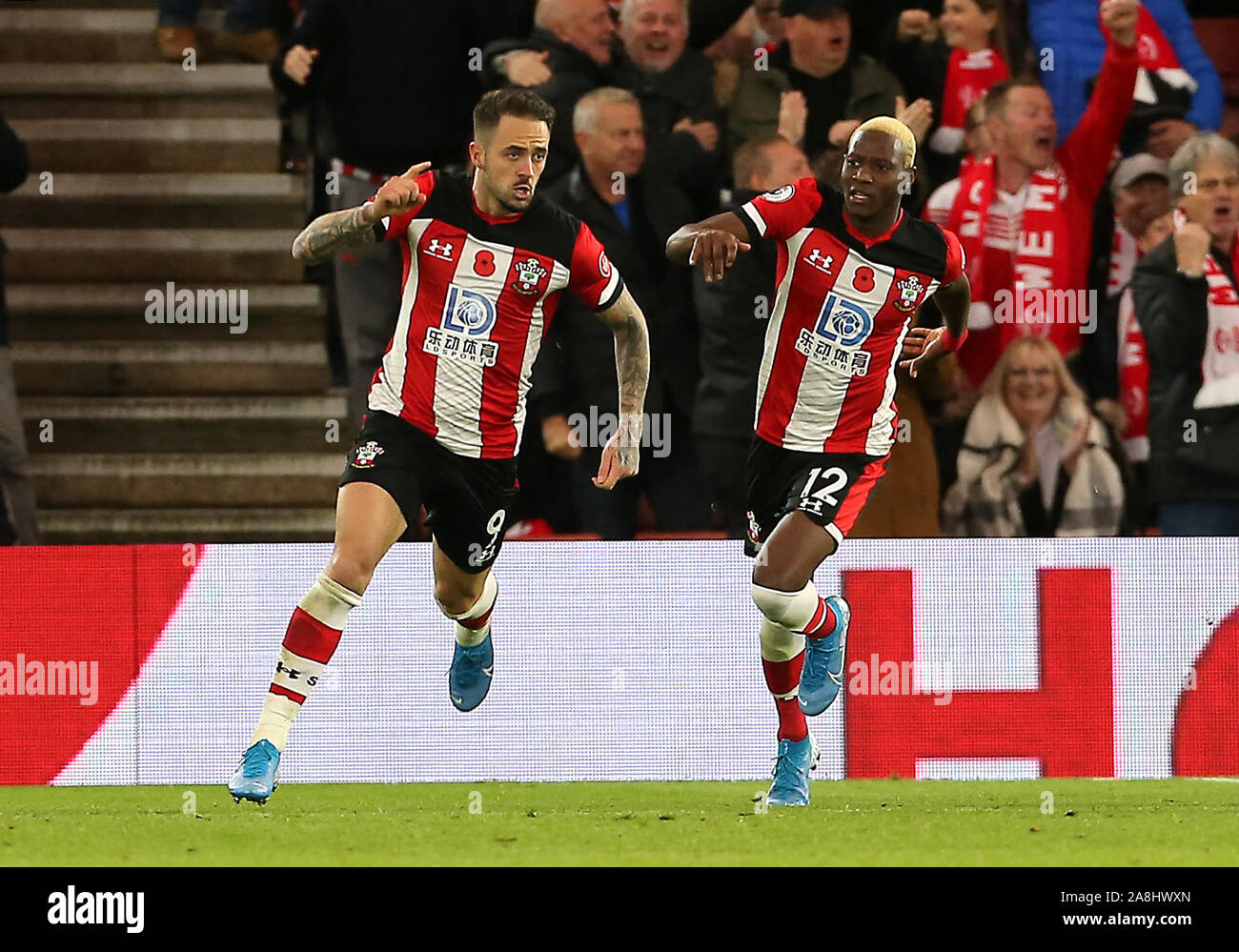 Southampton S Danny Ings Left Celebrates Scoring His Side S First Goal Of The Game With Team Mate Moussa Djenepo During The Premier League Match At St Mary S Stadium Southampton Stock Photo Alamy
