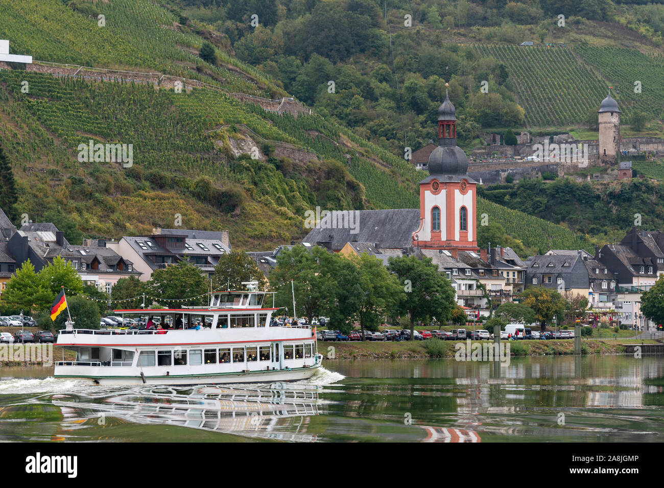 Ausflugsschiff auf der Mosel bei Zell Stock Photo