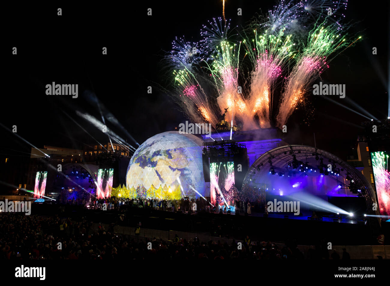 Berlin, Germany. 09th Nov, 2019. A firework display will be shown at the end of the festival week celebrating '30 Years of Peaceful Revolution - Fall of the Wall' at the Brandenburg Gate. Credit: Bernd von Jutrczenka/dpa/Alamy Live News Stock Photo