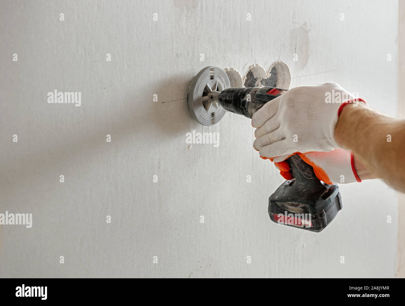 How to repair holes in drywall hires stock photography and images Alamy