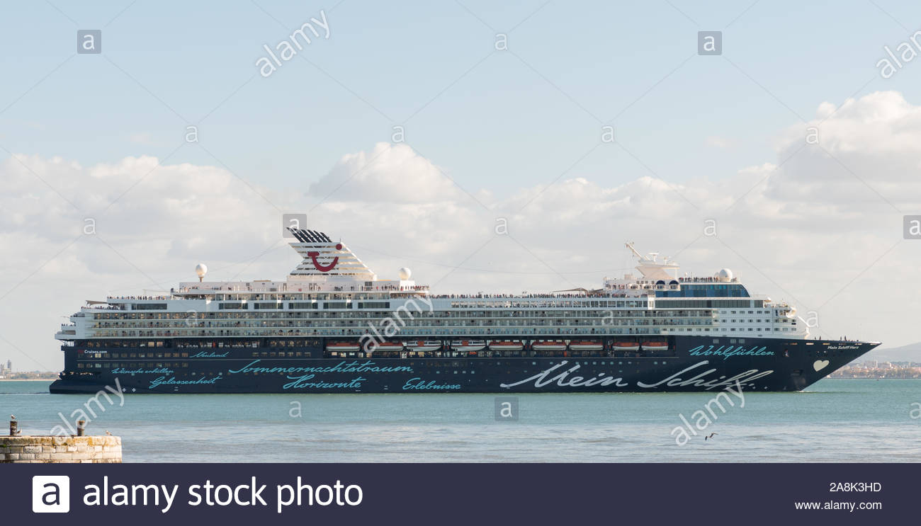 Tagus River Lisbon Portugal November 8 2019 Cruise Ship