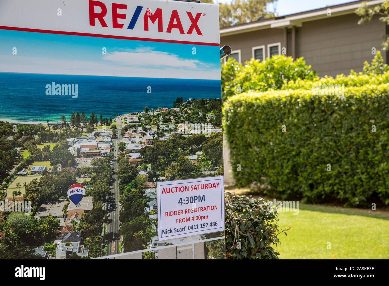 Australian house auction sign hires stock photography and images Alamy