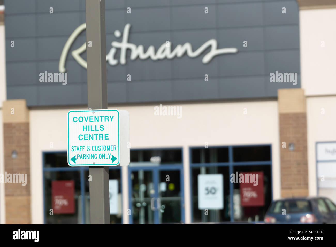 14 October 2019 - Calgary , Alberta, Canada - Reitmans store front in a  stripmall Stock Photo - Alamy